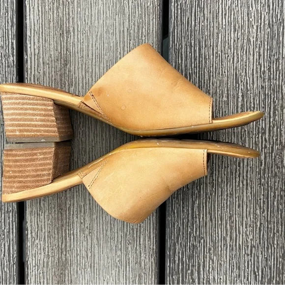 Born Women's Light Brown Leather Clogs - Picture 7 of 8